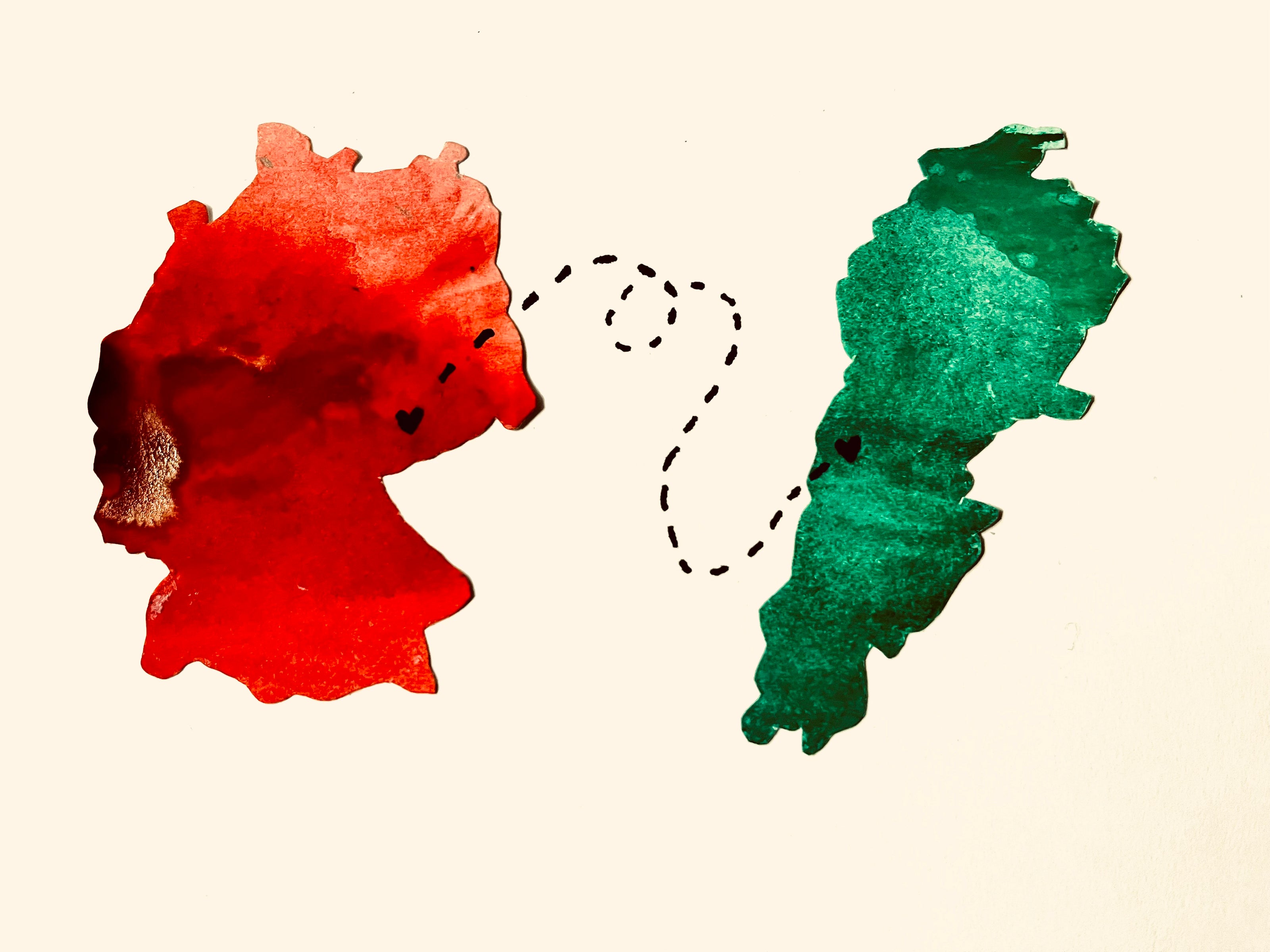 Illustration von Deutschland in Rot und Libanon in Grün, verbunden durch eine gepunktete Linie mit Herzen, die eine kulturelle Verbindung symbolisieren
